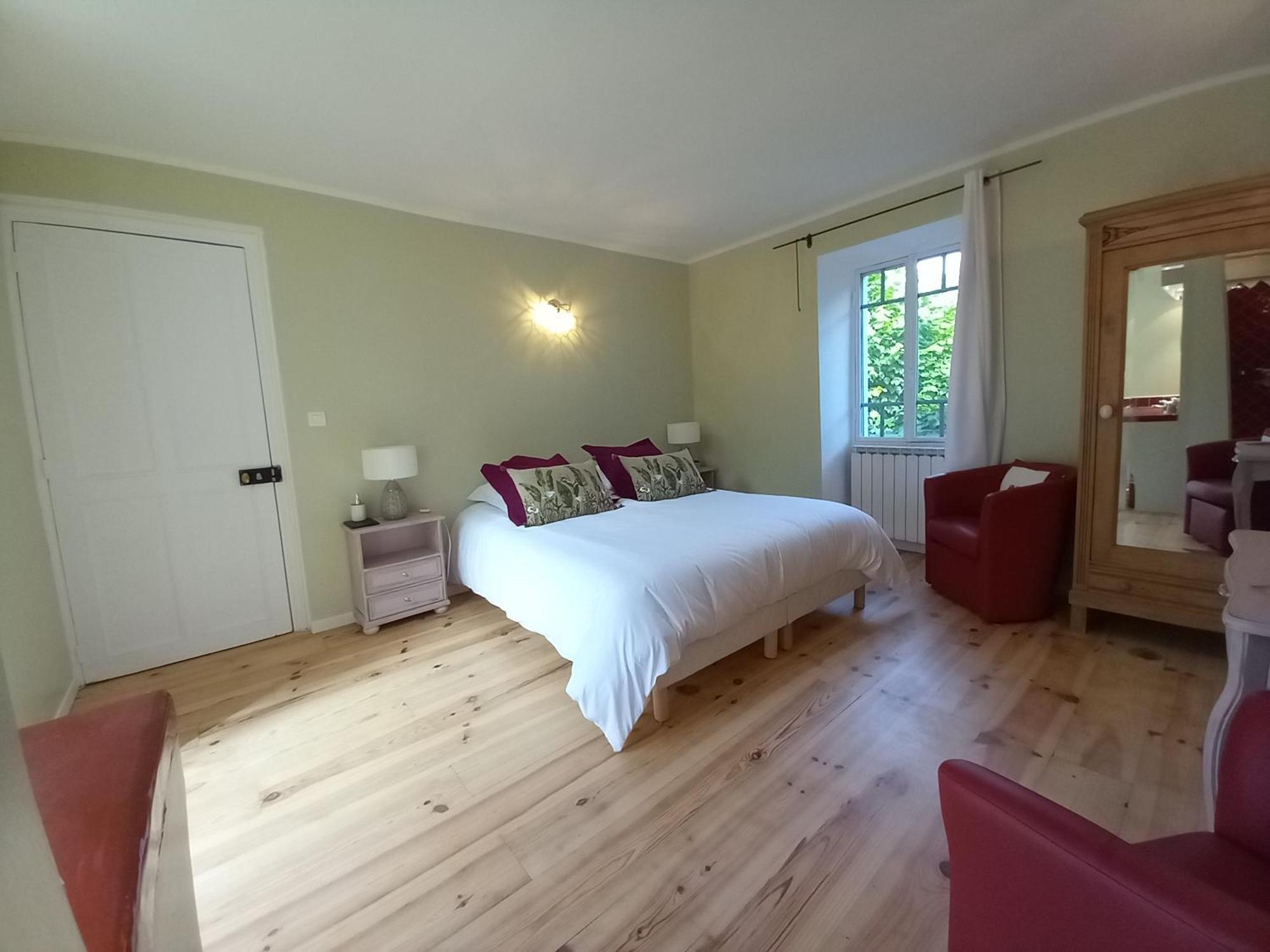 Le Temps Des Pauses Hotel Viviers ภายนอก รูปภาพ